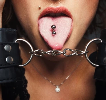 Wem gehörst du? Körperschmuck zur Markierung von Bottoms, Artikelbild