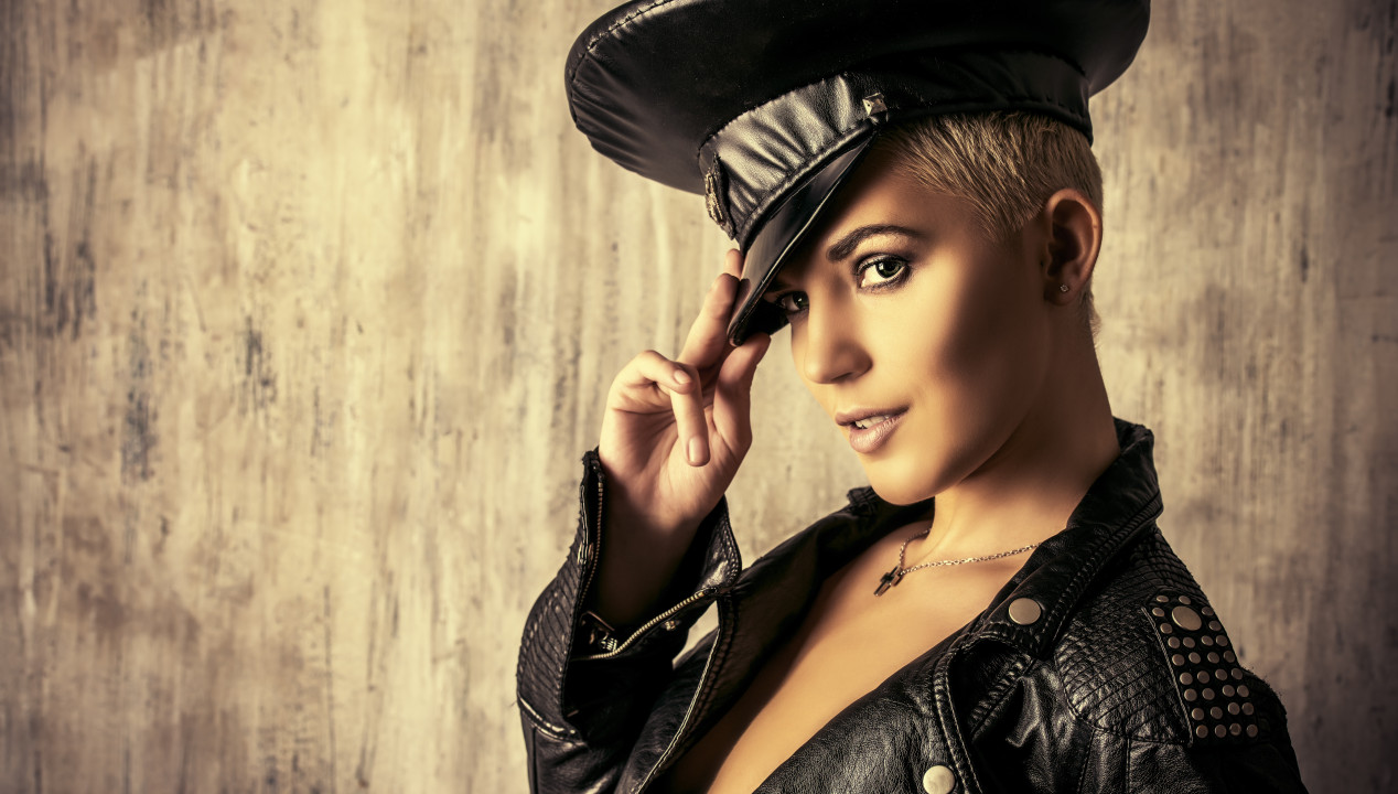 Uniformfetisch, Artikelbild