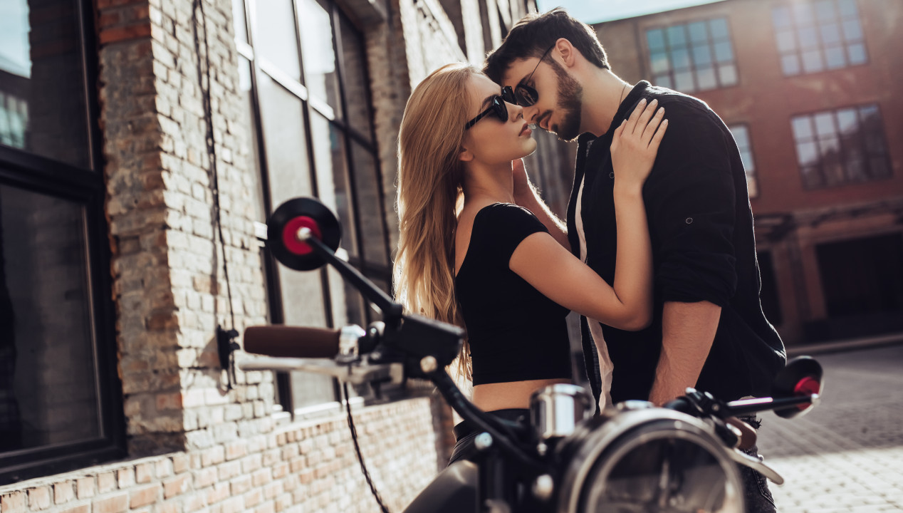 Romantisches Biker Pärchen erotischer Wochenendurlaub