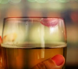 Verhopft und zugenäht – Frauen, Bier und die Öffentlichkeit, Artikelbild